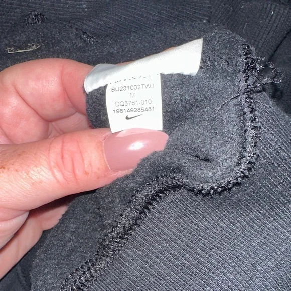 Nike Black Oversized Crew-Neck Sweatshirt - Picture 3 of 3